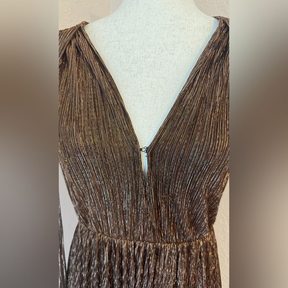 $395 Sabina Musáyev Helena Metallic Tiered Maxi Dress
No belt. Bronze  sz M - Picture 6 of 11